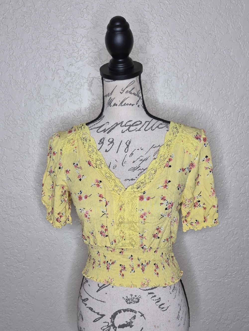 Crave Fame Multicolored Floral Cropped‎ Top Size S